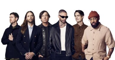 Maroon 5 คัมแบ็กพร้อม “Heroine” เพลงป็อปร็อกสุดเท่ กับซาวด์วงที่คุ้นเคย พร้อมเดินหน้าลุยเวิลด์ทัวร์ตลอดปี 2026 นี้