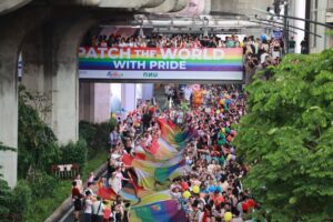 “นฤมิตไพรด์” สะบัดธงไพรด์สีรุ้งขนาดใหญ่ยาวกว่า 500 เมตรเฉลิมฉลอง Pride Month ในงาน “Bangkok Pride Festival 2026”