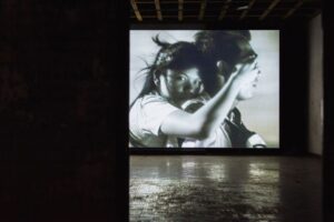สัมผัสร่องรอยของโลกที่มองไม่เห็น ผ่าน “Spirits Melt to Flesh” นิทรรศการโดย 8 ศิลปินเอเชีย ณ Bangkok Kunsthalle