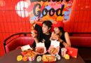 “New Era” ของ KFC เปิดแล้วที่สยามเซ็นเตอร์ จุดหมายใหม่ของคนคลั่งไก่และคนรุ่นใหม่ ชวนสนุกกับมื้อไก่ทอดในแบบของตัวเอง ผ่านเมนูและประสบการณ์รูปแบบใหม่