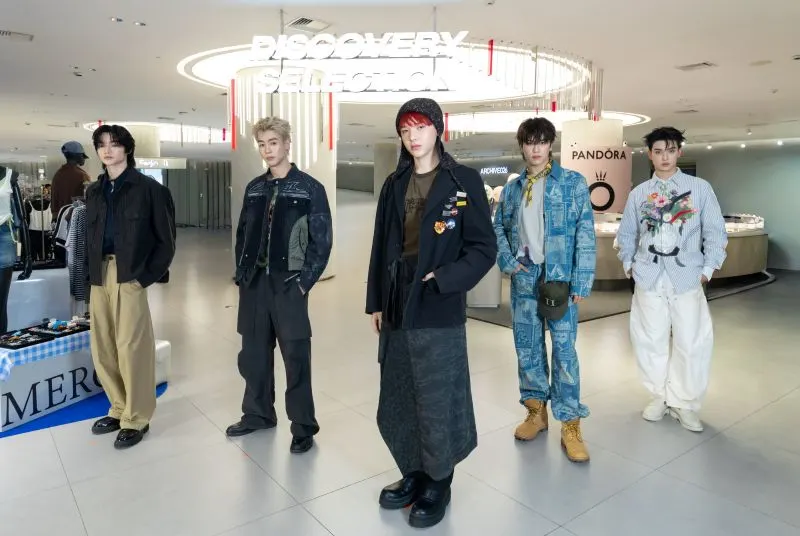 สยามดิสคัฟเวอรี่ เปิดรันเวย์ FASHION REVOLUTIONARY 2026 นำทีมโดย “ขุนพล BUS – ภูมิ ATLAS – นิว ชยภัค” รวมพลังแบรนด์แฟชั่นนานาชาติ ถ่ายทอดตัวตนอย่างมีสไตล์